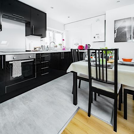 Charming London Home, Opp Arnos Grove Underground Station, Parking New Southgate Extérieur photo