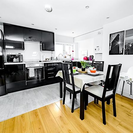 Charming London Home, Opp Arnos Grove Underground Station, Parking New Southgate Extérieur photo