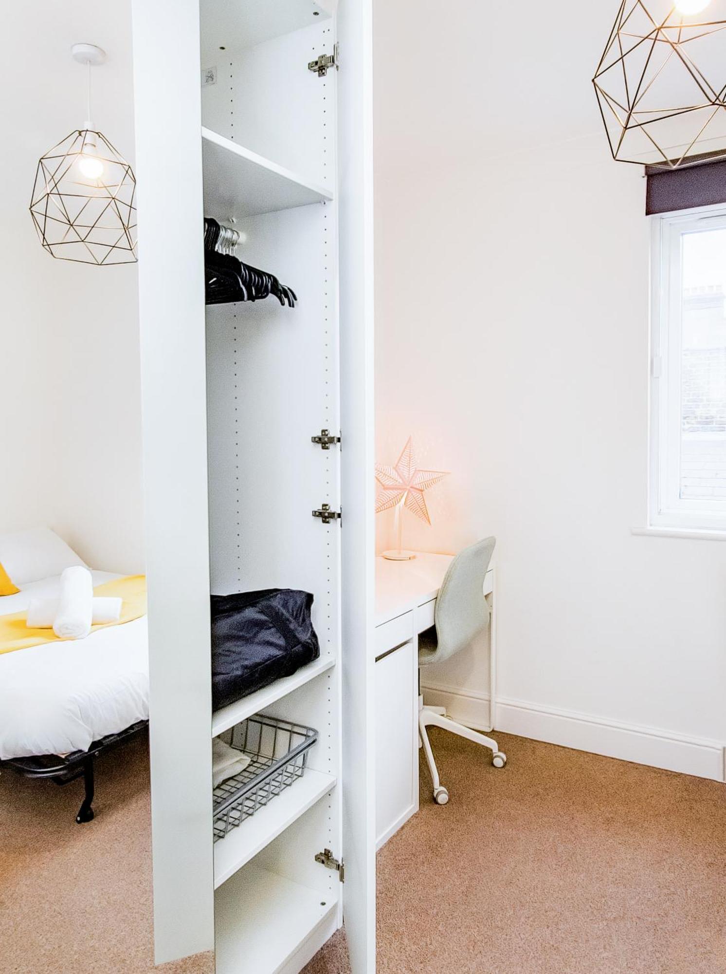 Charming London Home, Opp Arnos Grove Underground Station, Parking New Southgate Extérieur photo