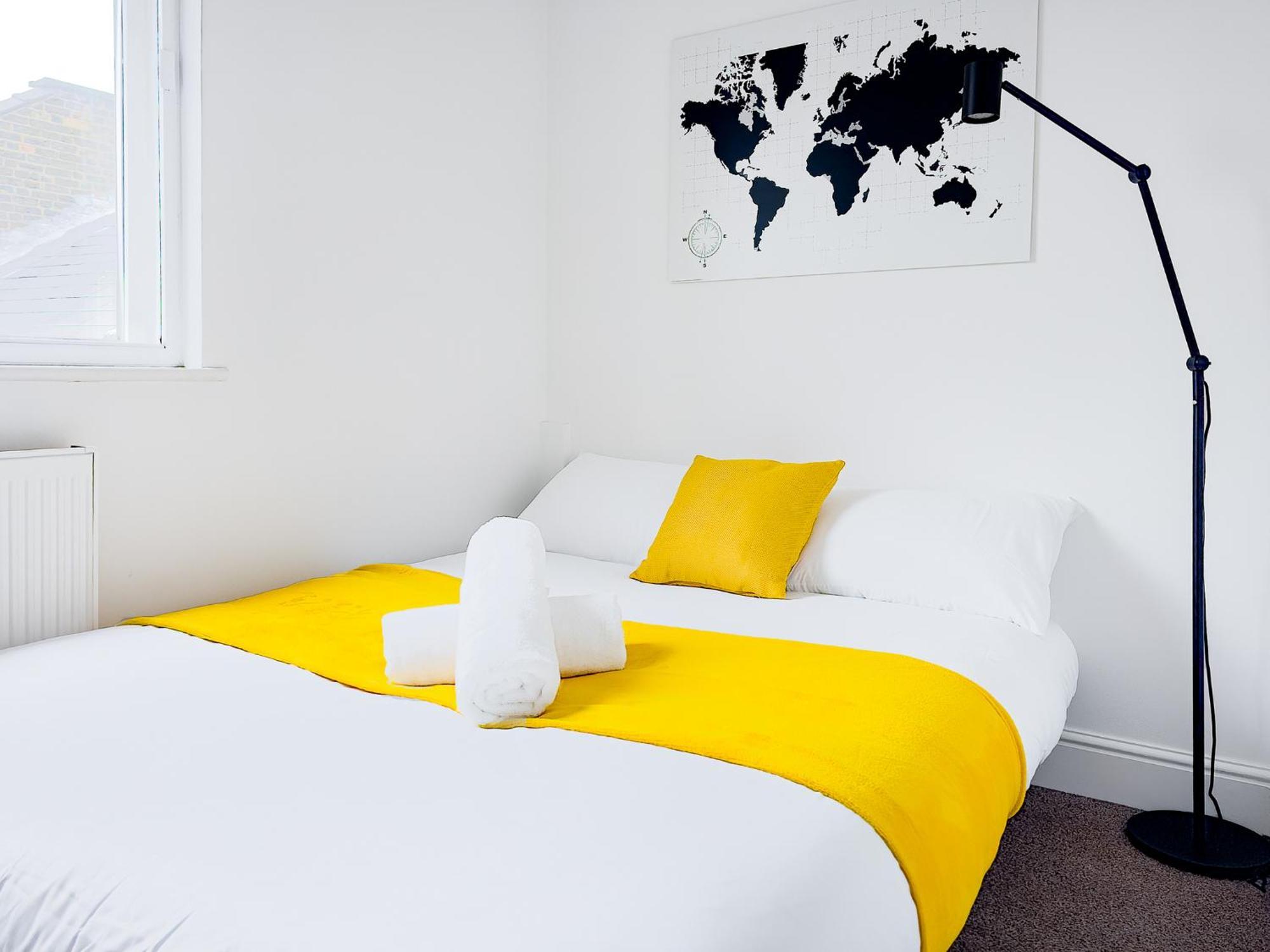 Charming London Home, Opp Arnos Grove Underground Station, Parking New Southgate Extérieur photo