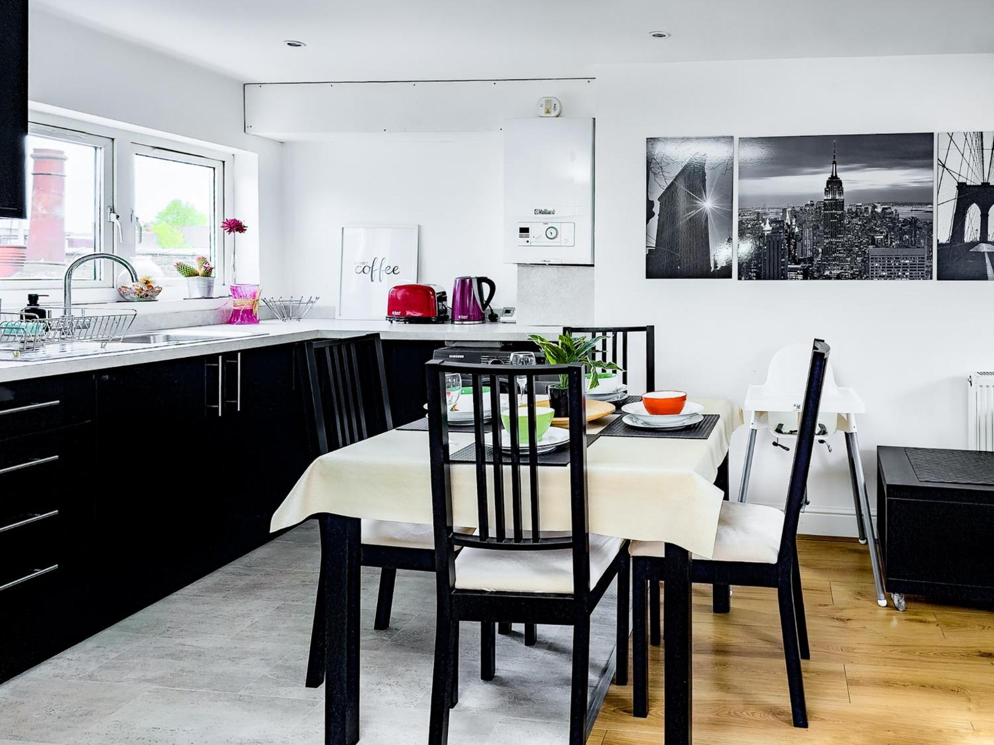 Charming London Home, Opp Arnos Grove Underground Station, Parking New Southgate Extérieur photo