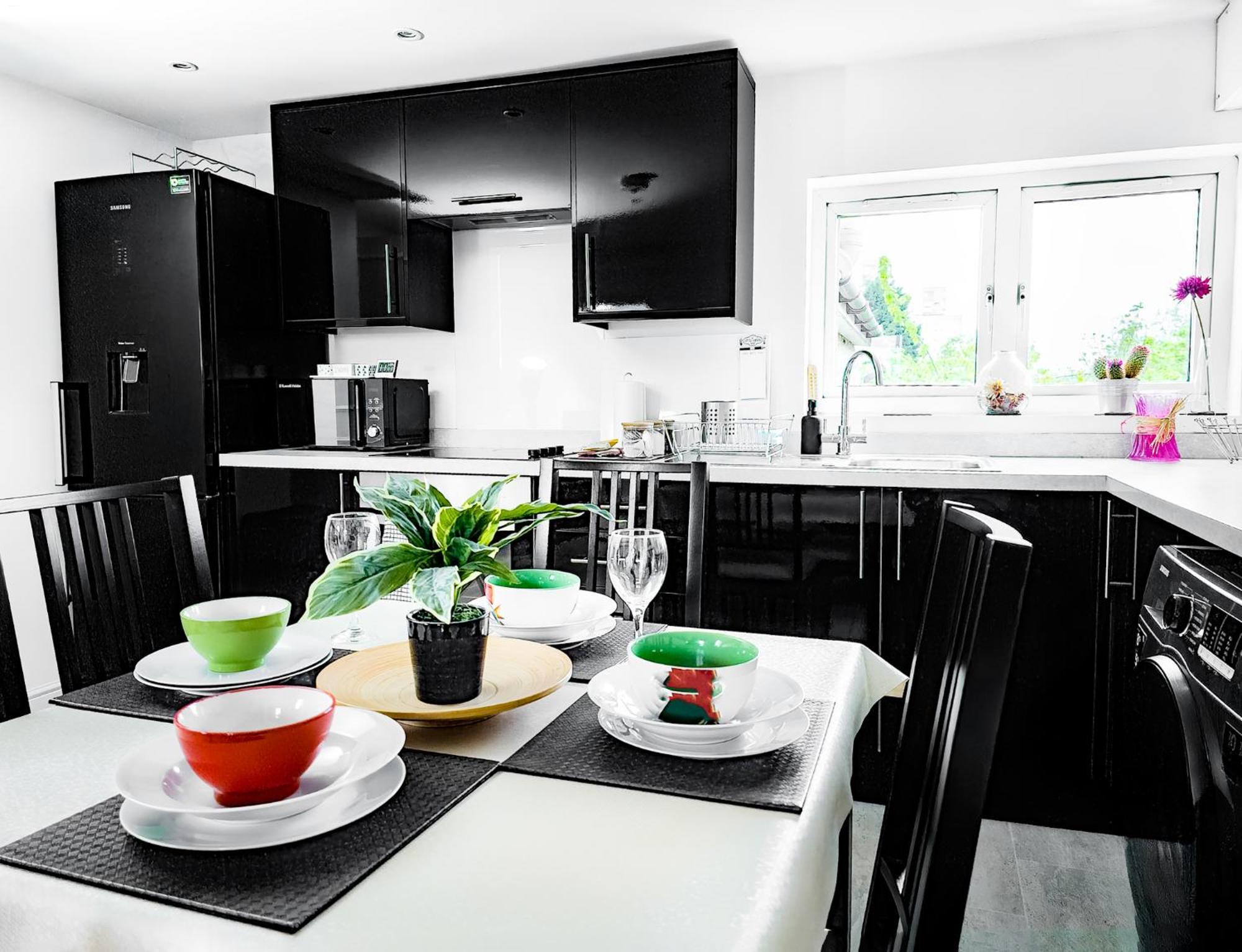 Charming London Home, Opp Arnos Grove Underground Station, Parking New Southgate Extérieur photo