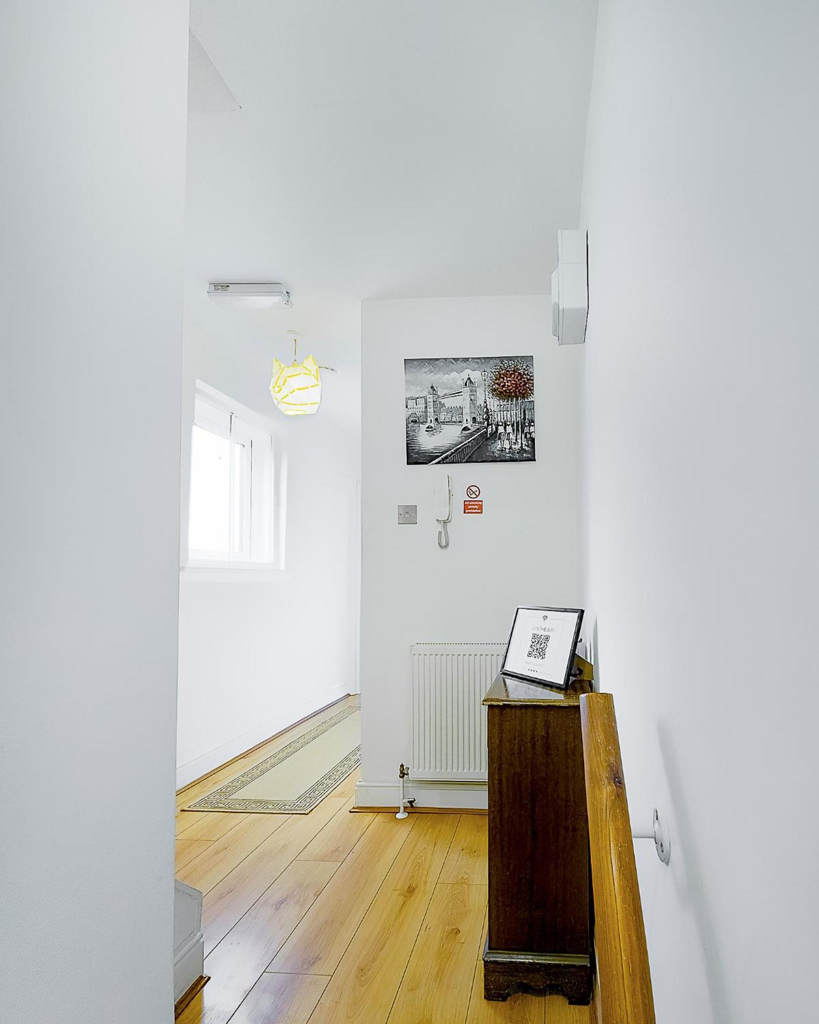 Charming London Home, Opp Arnos Grove Underground Station, Parking New Southgate Extérieur photo